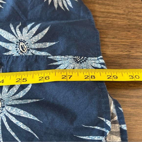 ❤️Old navy Men's Navy Blue Floral Shirt M - Picture 8 of 9